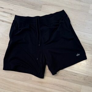 Men’s black Alo Shorts-Zippered Pockets-M-Athletic Athleisure